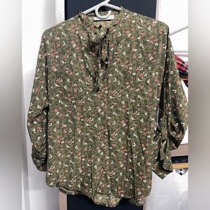 Abercrombie and Fitch blouse size small
